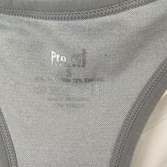 Profit 2 pack Seamless Sports bra set - Picture 3 of 5